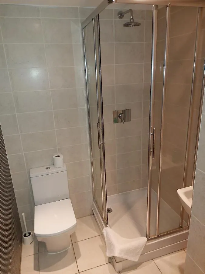 Feel At Home, Nottingham City Centre, Opposite Crowne Plaza 0*,