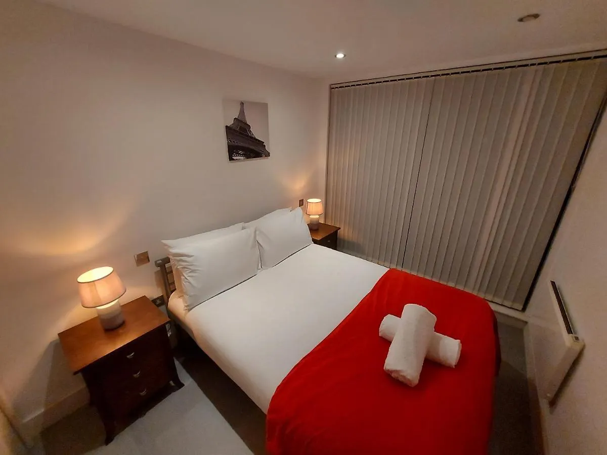 Feel At Home, Nottingham City Centre, Opposite Crowne Plaza Apartment