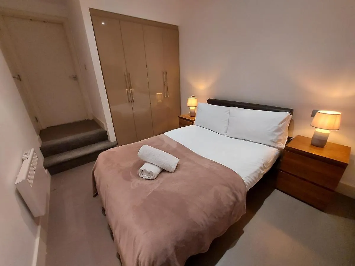 Feel At Home, Nottingham City Centre, Opposite Crowne Plaza 0*,  United Kingdom