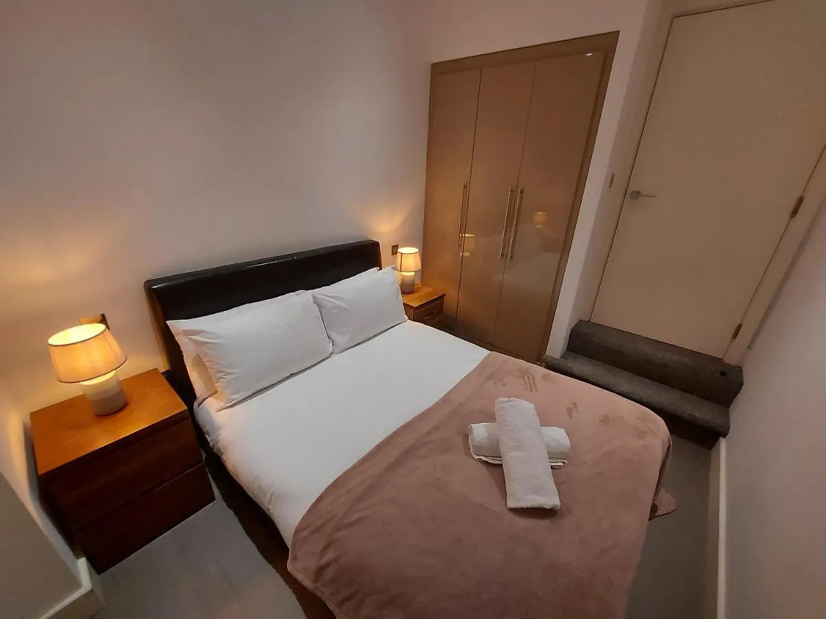 Feel At Home, Nottingham City Centre, Opposite Crowne Plaza Apartment