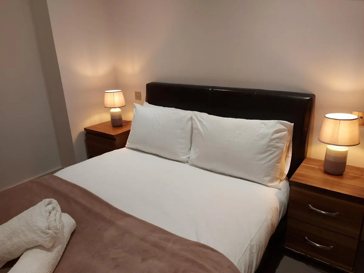 Feel At Home, Nottingham City Centre, Opposite Crowne Plaza 0*,  United Kingdom